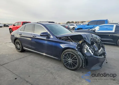 2021 Mercedes-Benz C 300 z USA, uszkodzony, nr VIN W1KWF8DB2MR631794